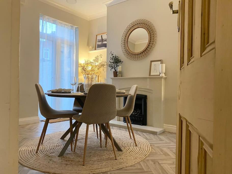 Beautiful Period York Property with free parking — photo 4