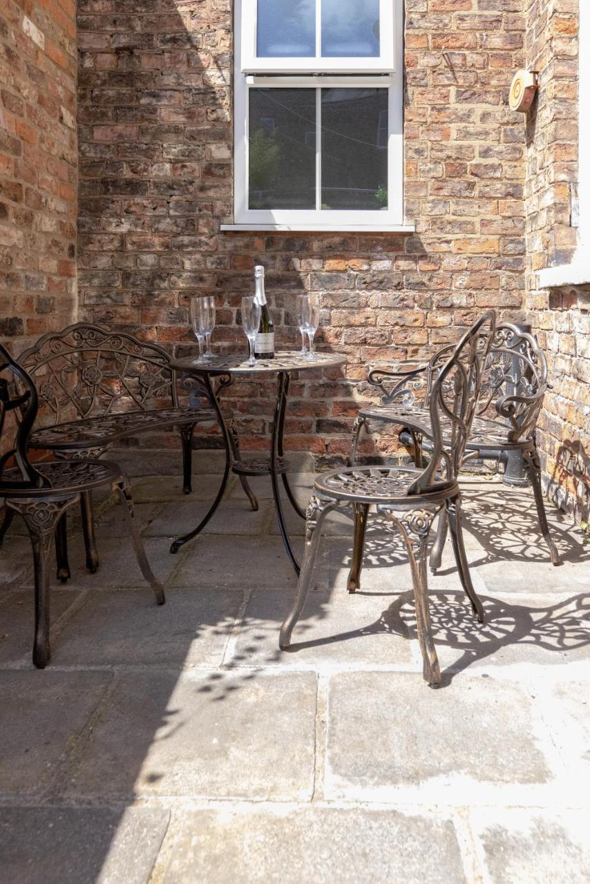 Bootham Apartment 32 - Free Parking - Five minute walk to York Minster — photo 6