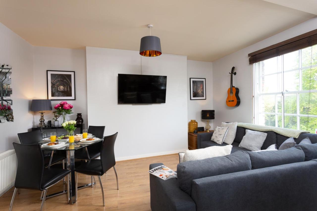 Bootham Court Grade II duplex apartment with free parking & Wi-Fi - sleeps 2-6 people — photo 3
