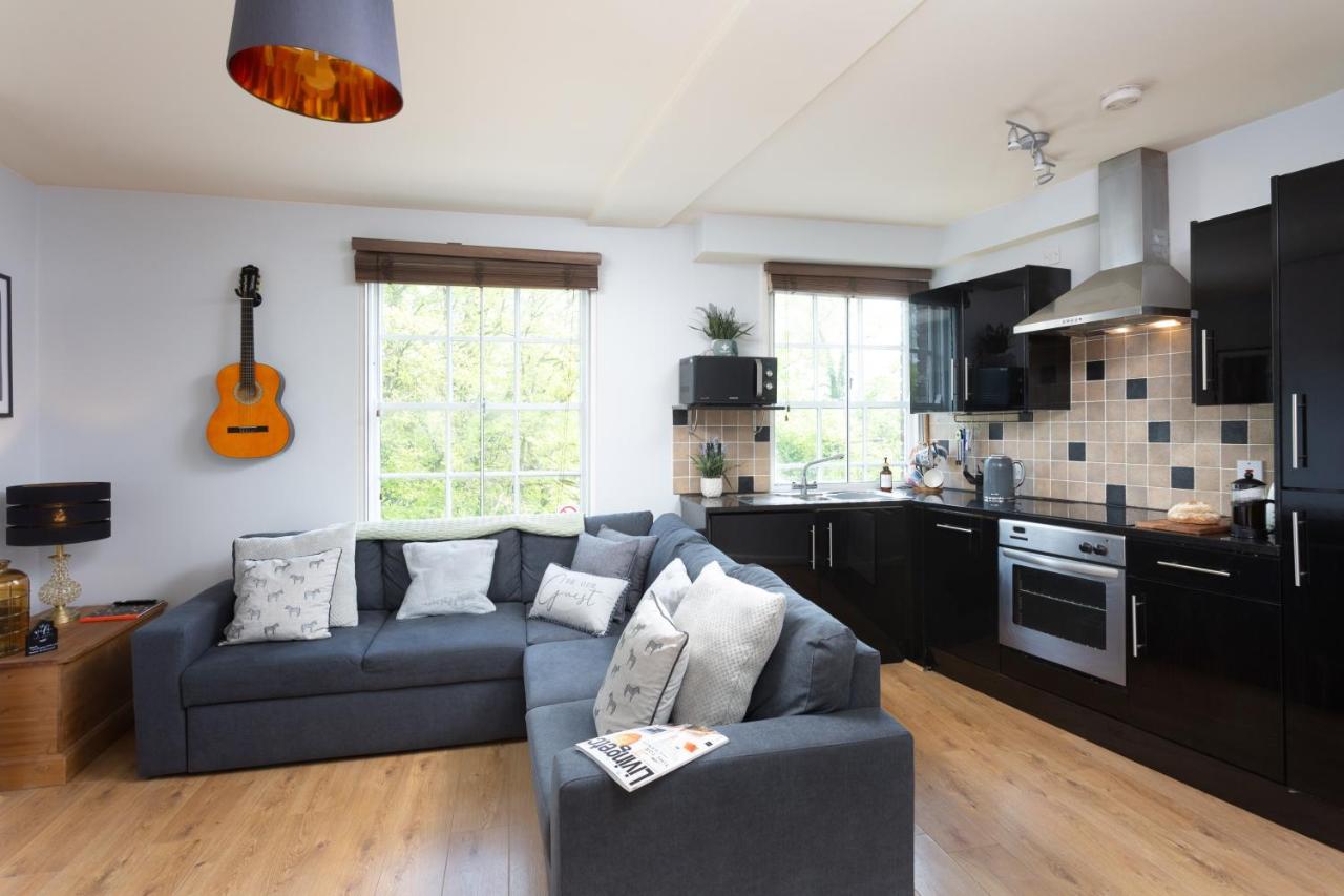 Bootham Court Grade II duplex apartment with free parking & Wi-Fi - sleeps 2-6 people — photo 5
