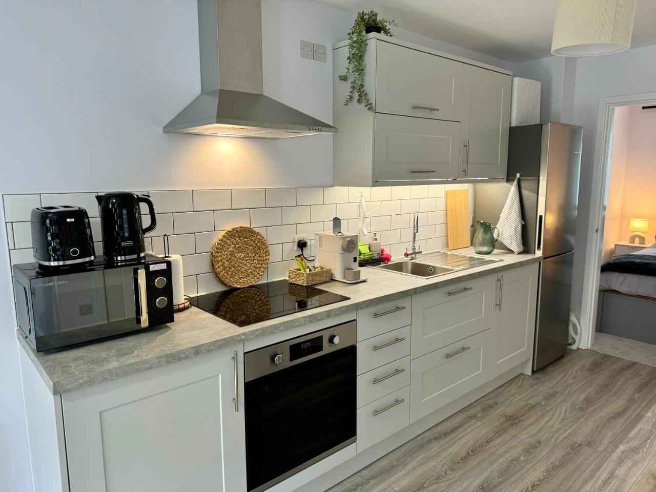 Brand new Flat 5 with Free Parking and fast WIFI — photo 3