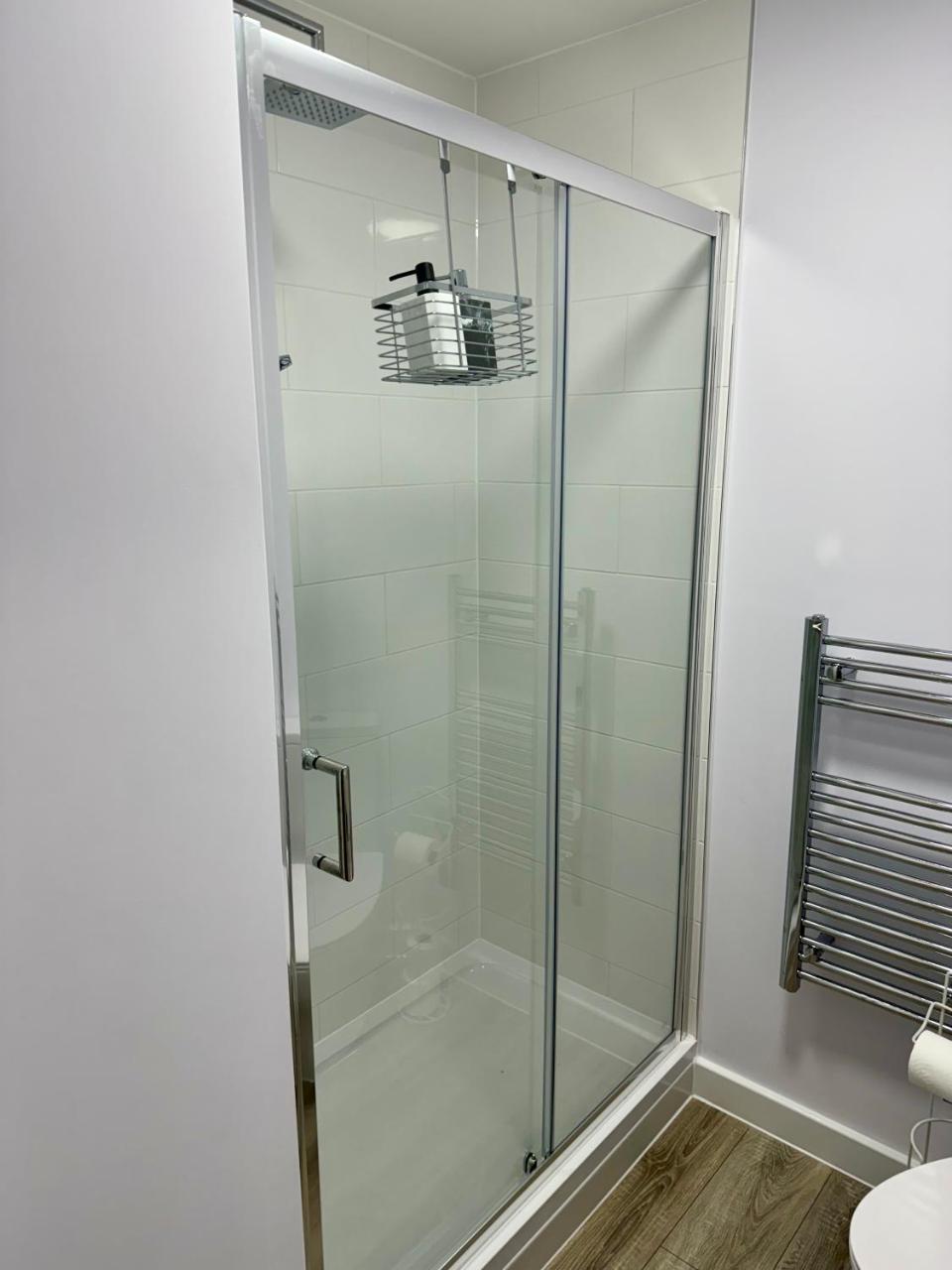 Brand new Flat 5 with Free Parking and fast WIFI — photo 4