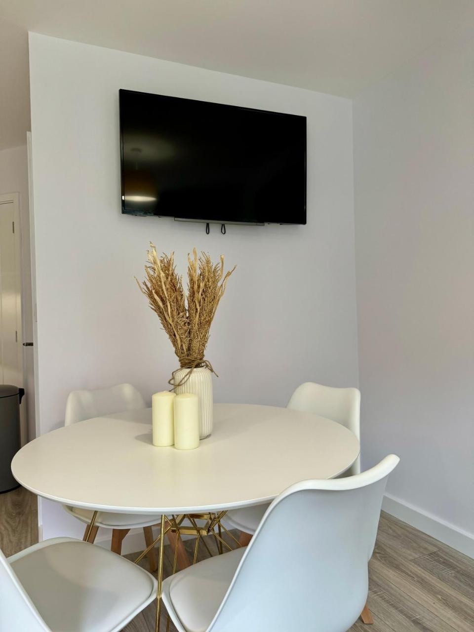 Brand new Flat 5 with Free Parking and fast WIFI — photo 5