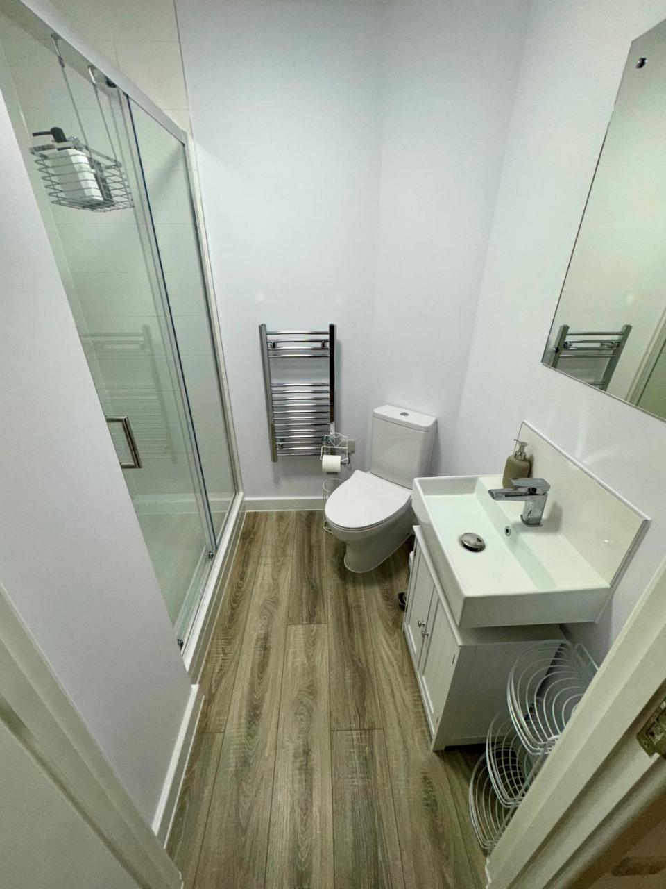 Brand new Flat 5 with Free Parking and fast WIFI — photo 8