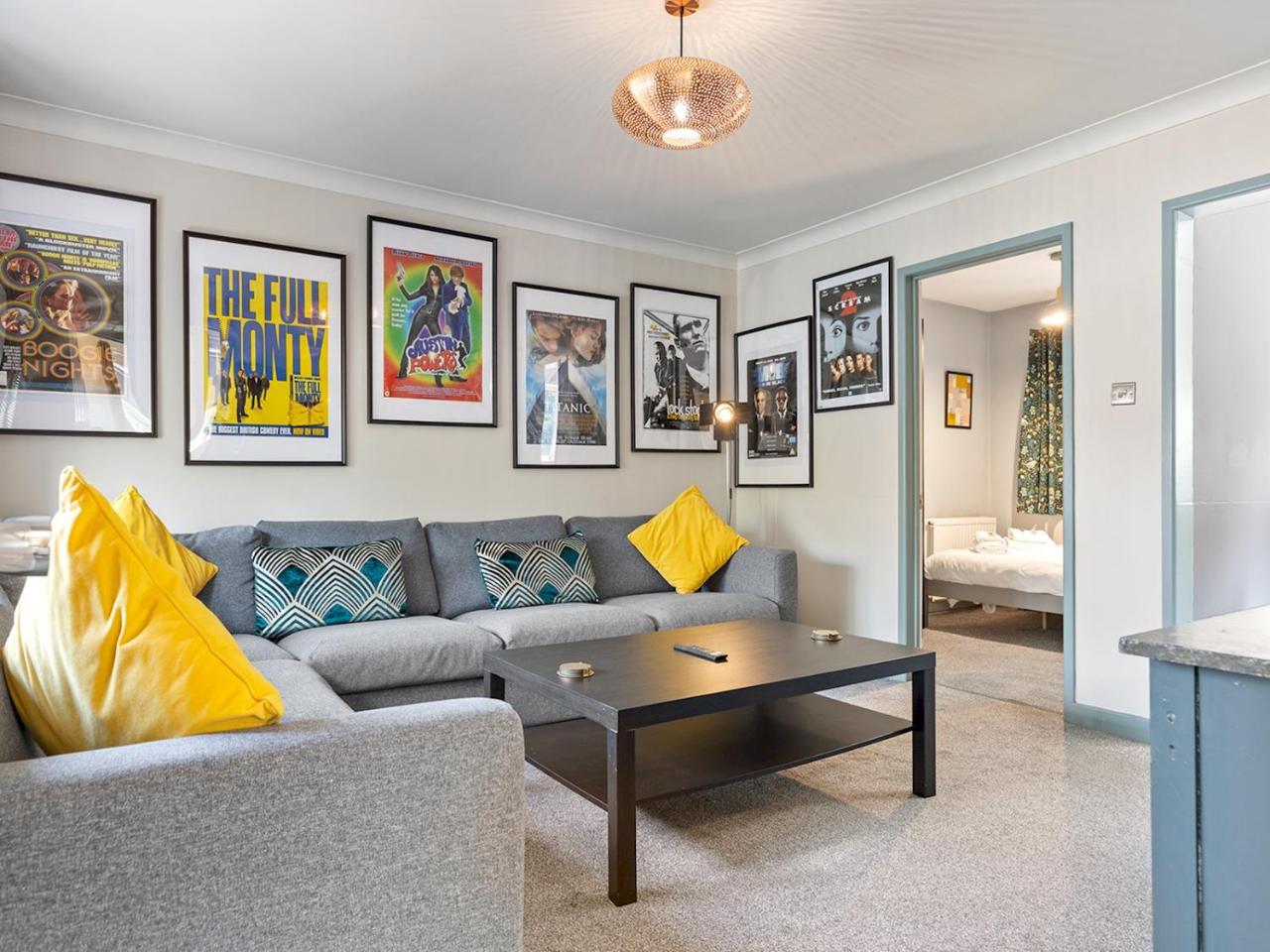 Bright Modern York Home with Free Parking Pass the Keys, York, Yorkshire