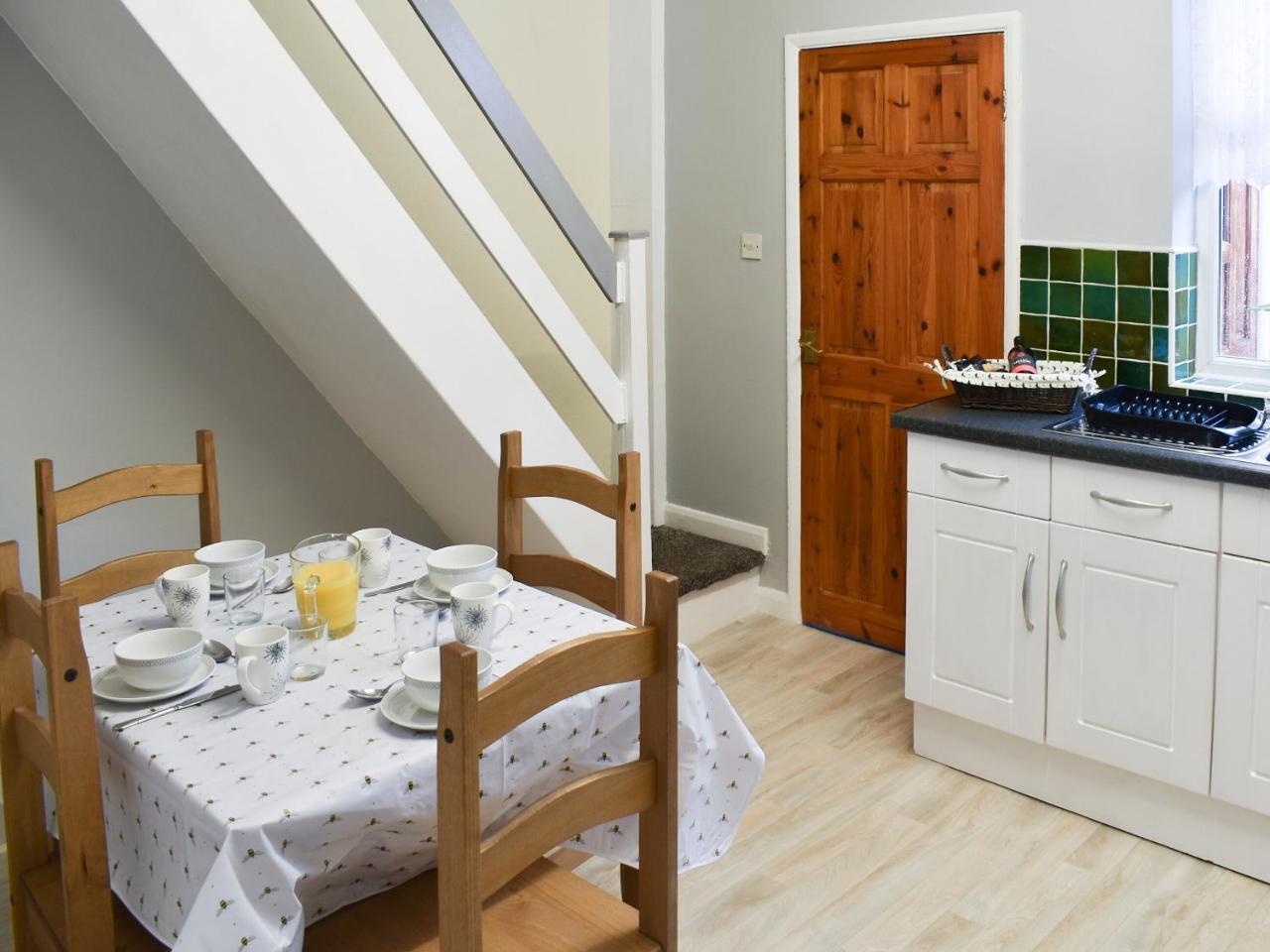 Brookshaw Cottage — photo 2
