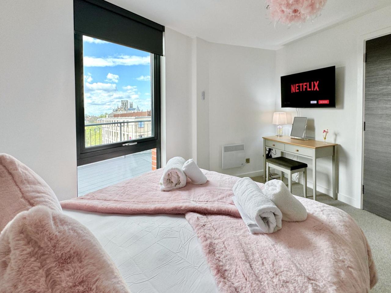 Carillon Apartment 60 York with Free Secure Parking — photo 7