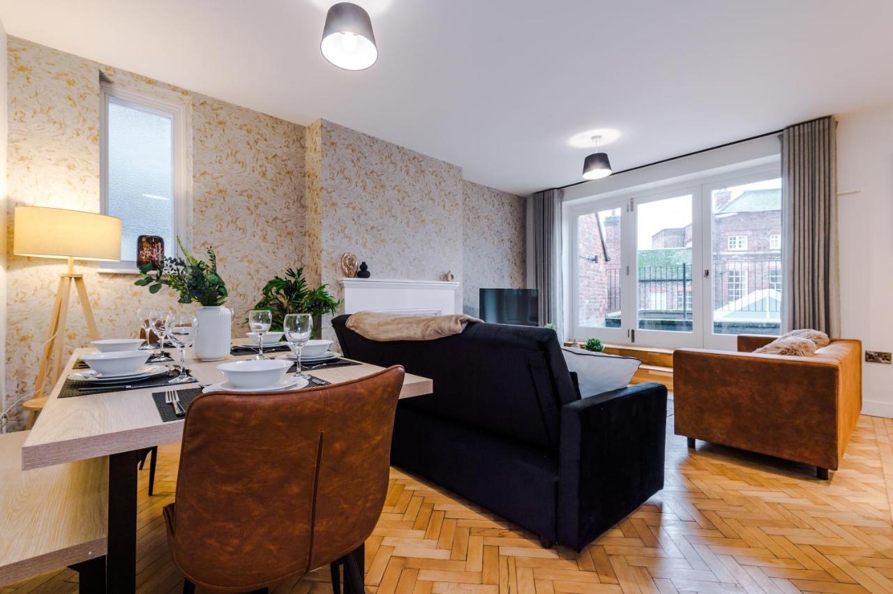 Central York Penthouse With Private Roof Terrace — photo 5