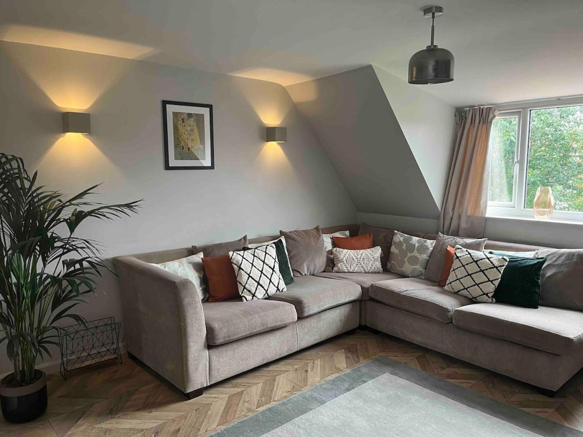 Charming 2-Bed Apartment with free parking 10 mins drive to York City, York, Yorkshire