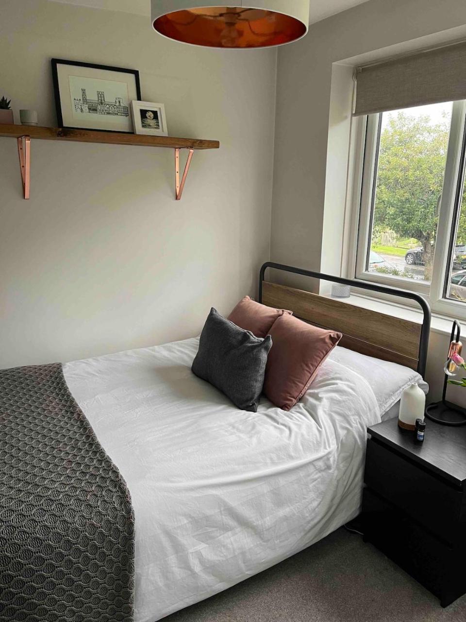 Charming 2-Bed Apartment with free parking 10 mins drive to York City — photo 2
