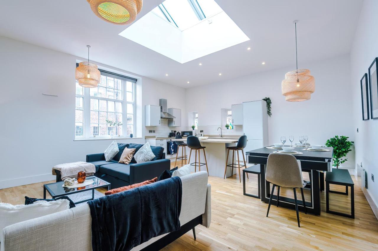 Charming Abode in Central York - Pool Table — photo 4