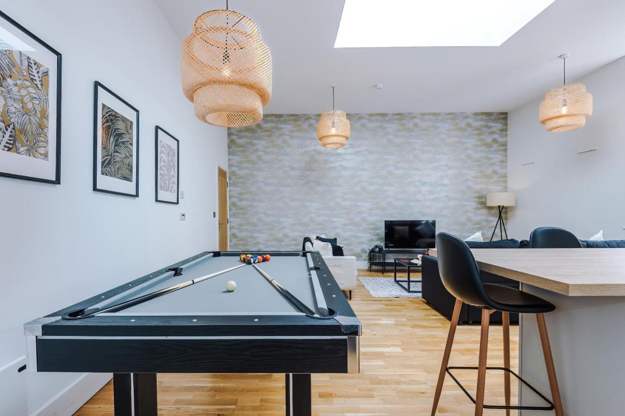 Charming Abode in Central York - Pool Table — photo 5