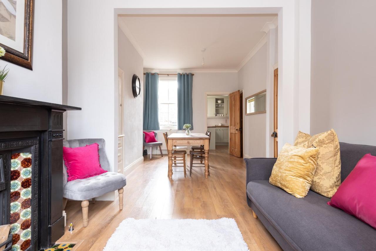 Charming Base for 5 Guests Near Bishy Rd in York - Pass the Keys — photo 6