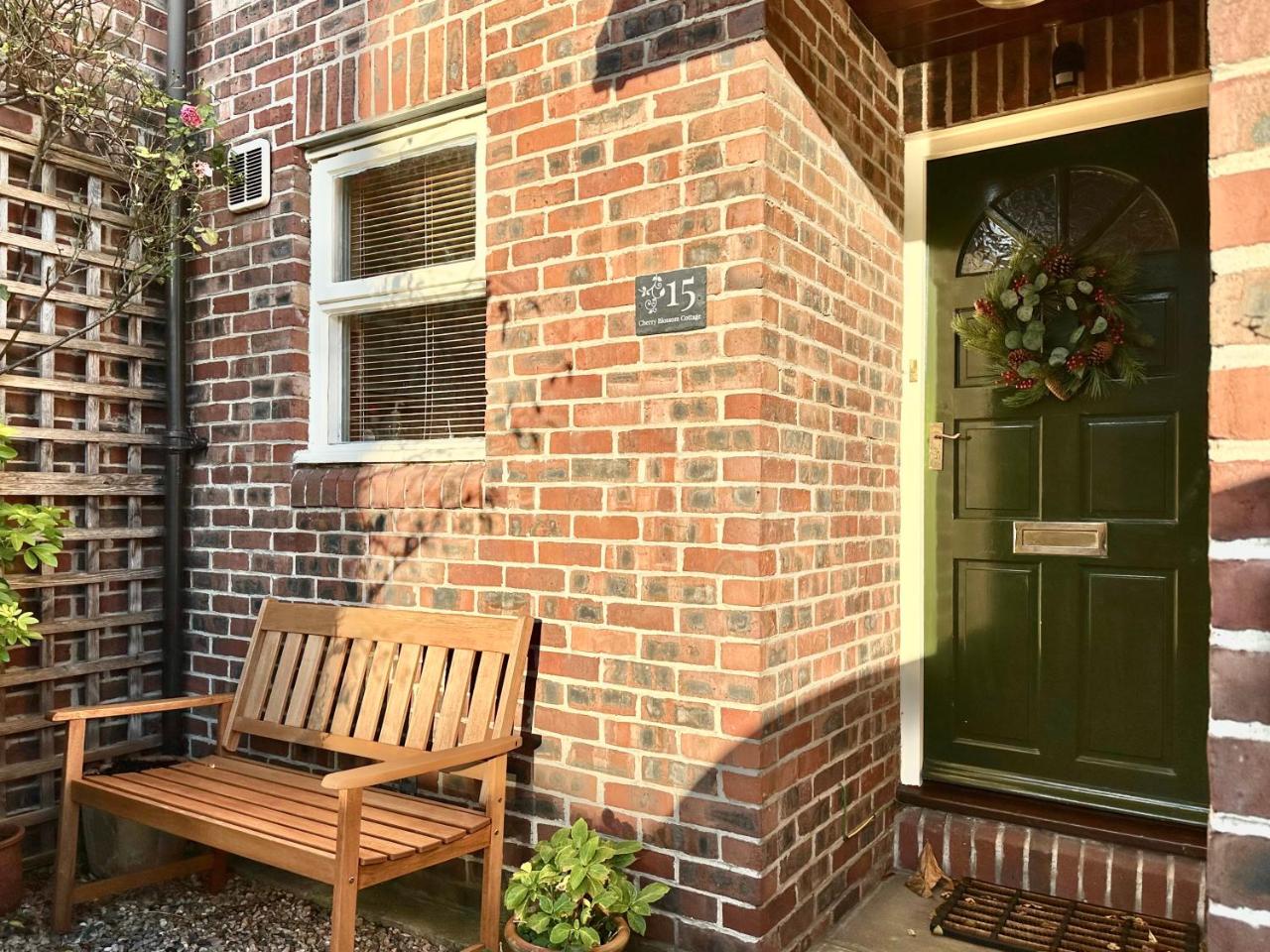 Cherry Blossom Cottage, York, Yorkshire