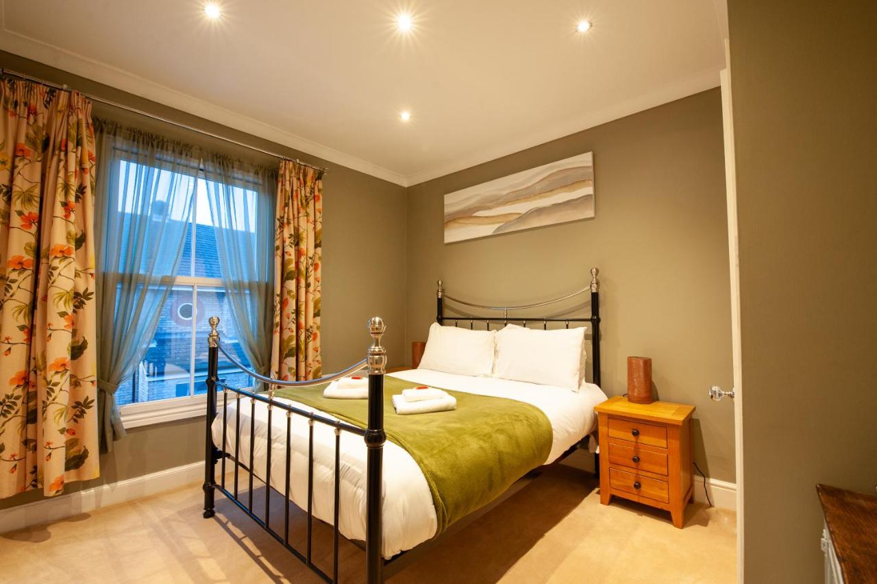 Clifford House - 4 Bed Home Within The City Walls — photo 2