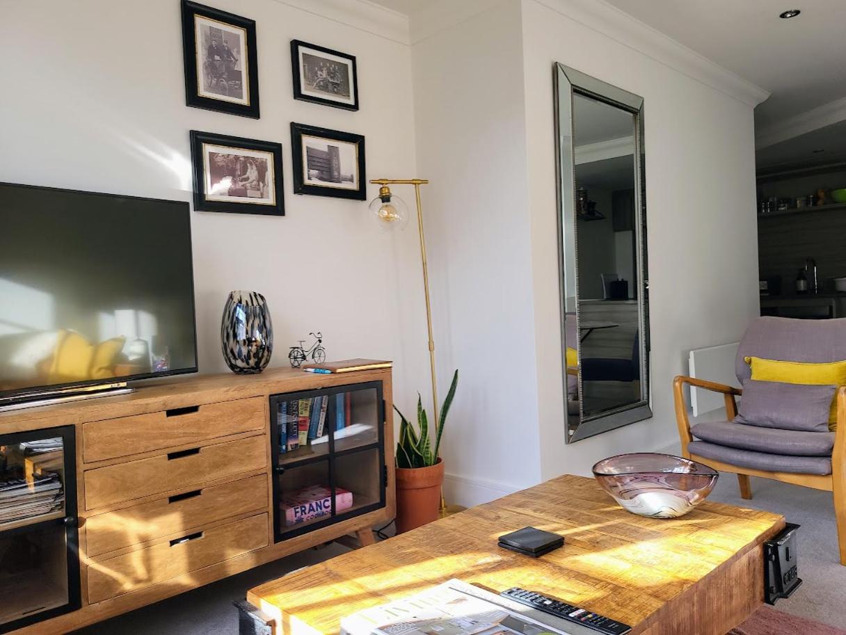Cocoa River - two bed, two bath with allocated parking — photo 8
