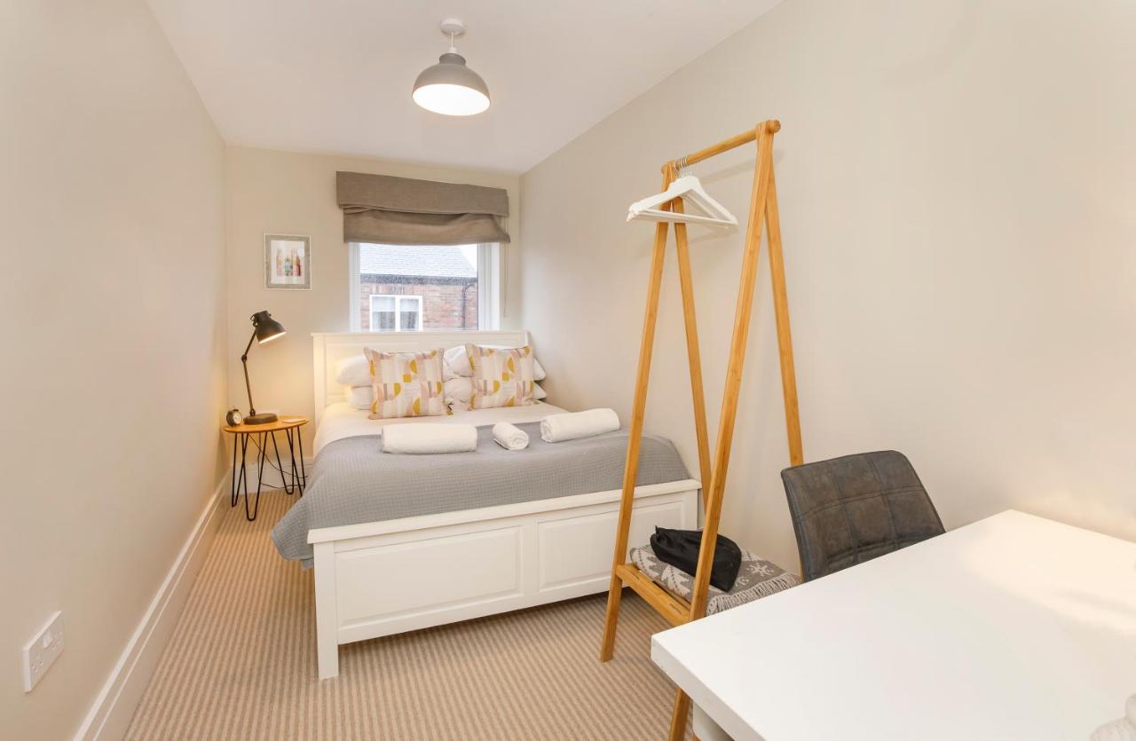 Compton Lodge Luxury apartment-Free Parking — photo 2