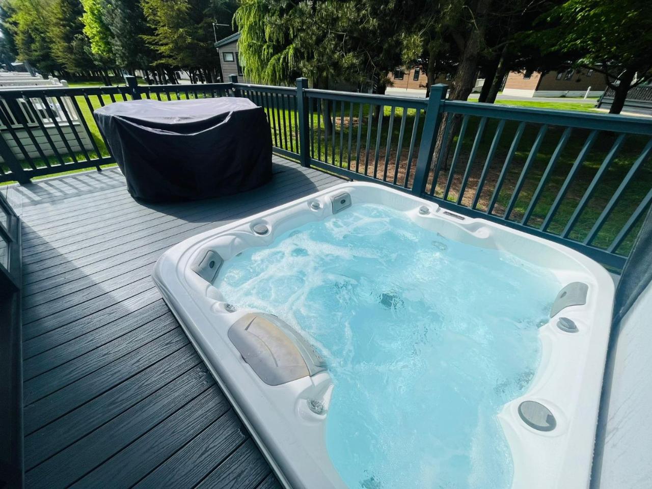 Coopers Corner, Lodge with Hot Tub — photo 7