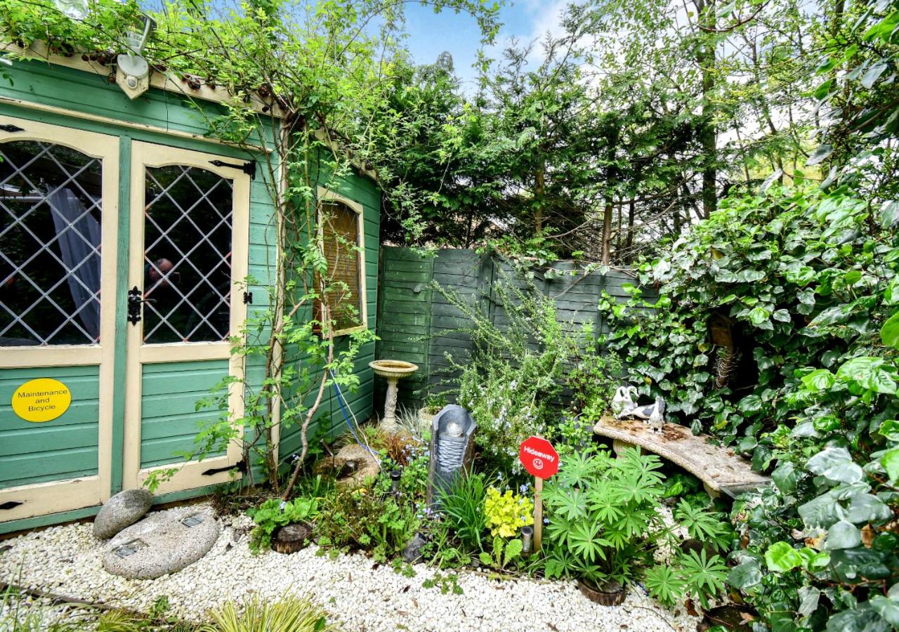 Cosy Garden Flat, Private Hot Tub & Four Poster Bed — photo 8