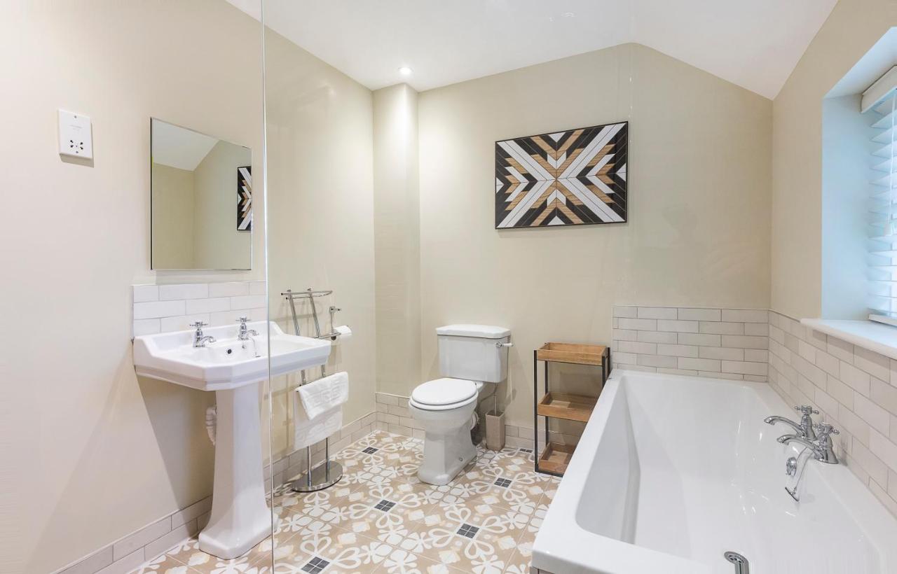 Creamery Cottage with Games room and Free Parking — photo 8