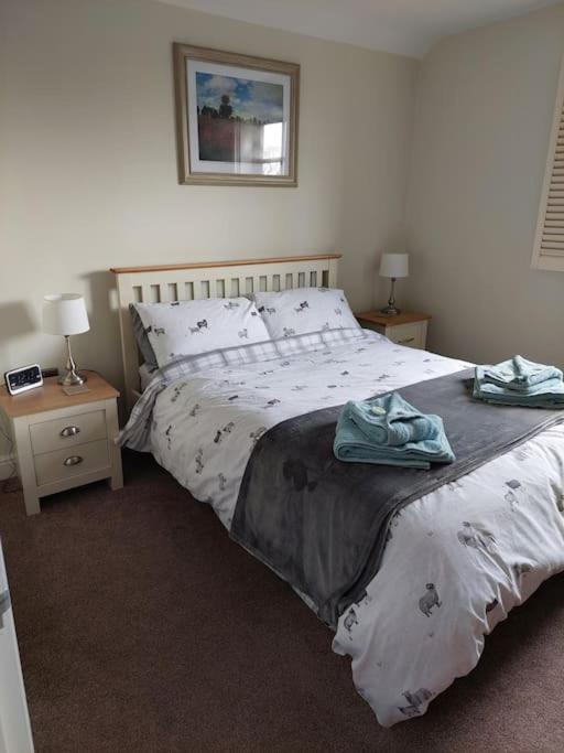 Decca cottage is Cheerful one bedroom cottage — photo 4
