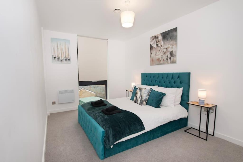 Deluxe 2 Bed York Flat with Gym Sleeps 6 — photo 6
