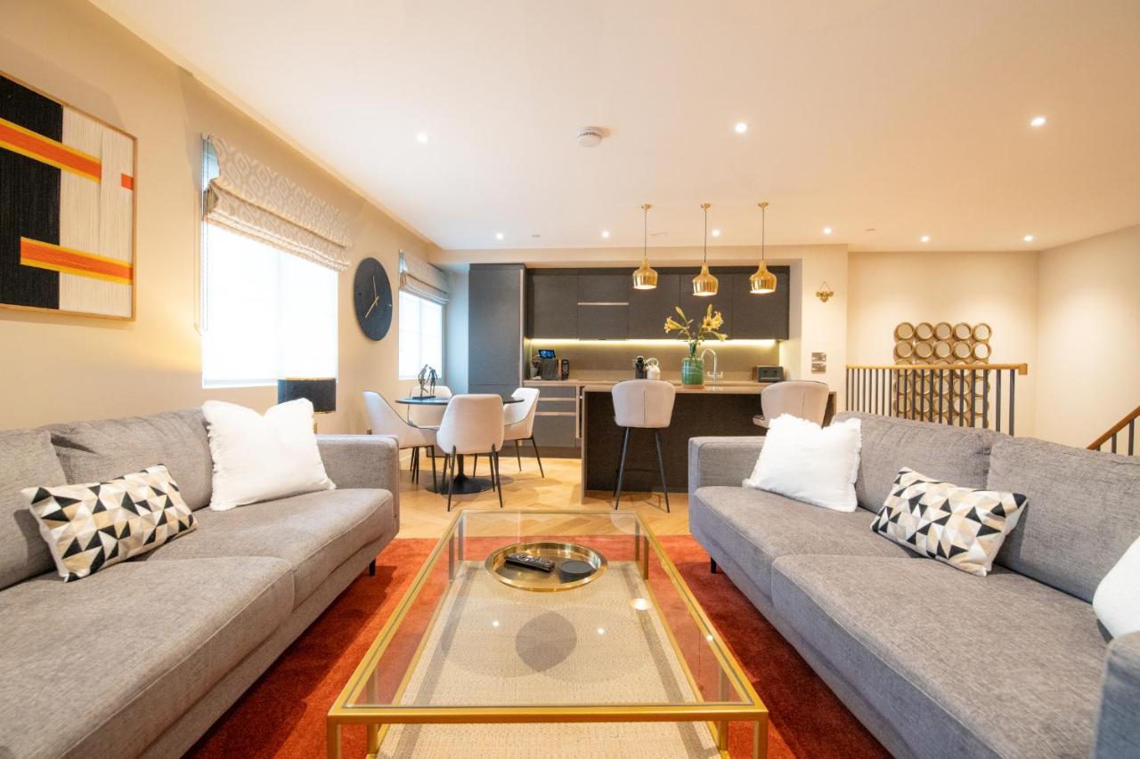 Entire 2 Bed - Free Parking - No. 15 - The Cosy Collection Ltd — photo 2