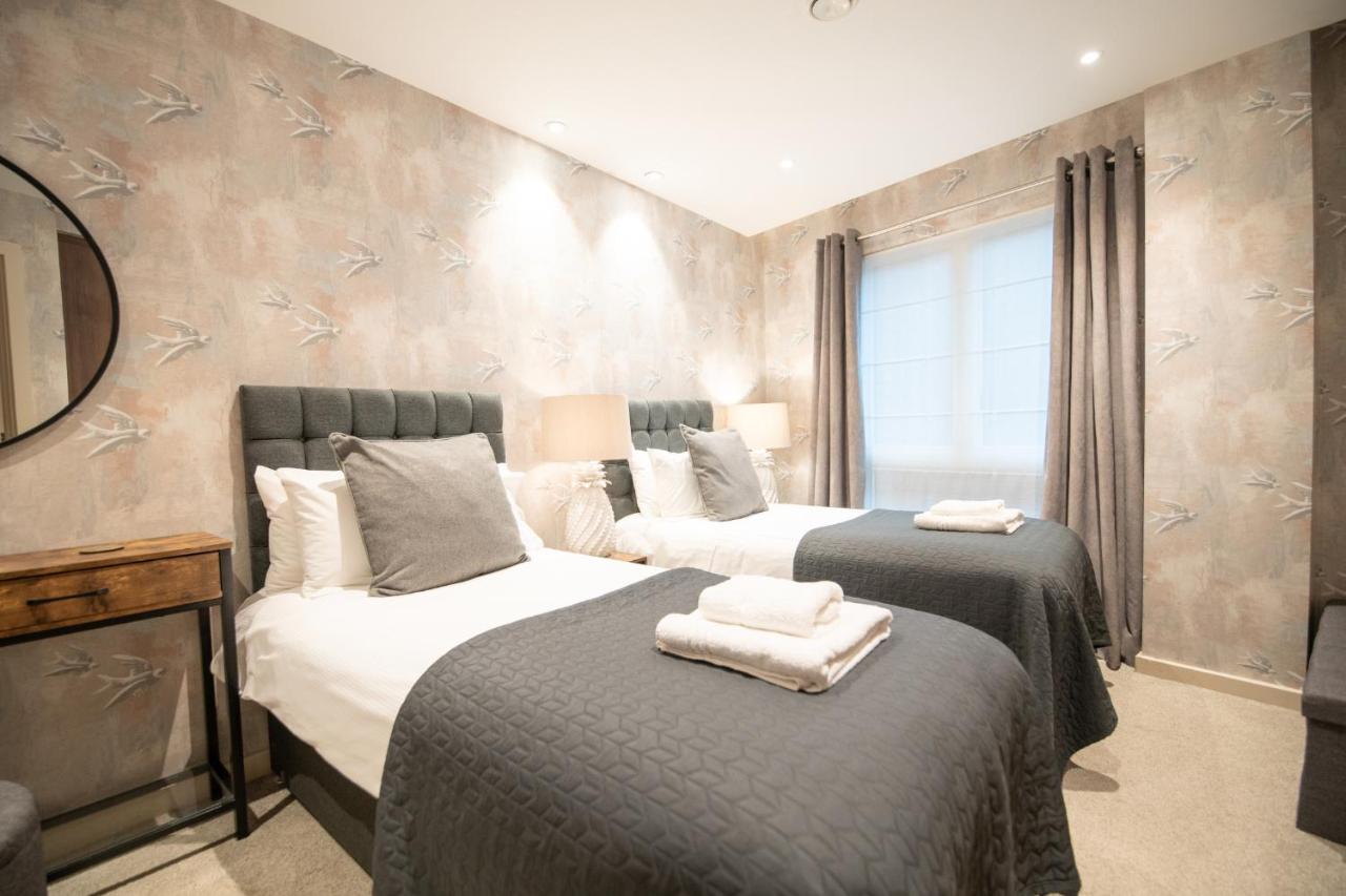 Entire 2 Bed - Free Parking - No. 15 - The Cosy Collection Ltd — photo 4