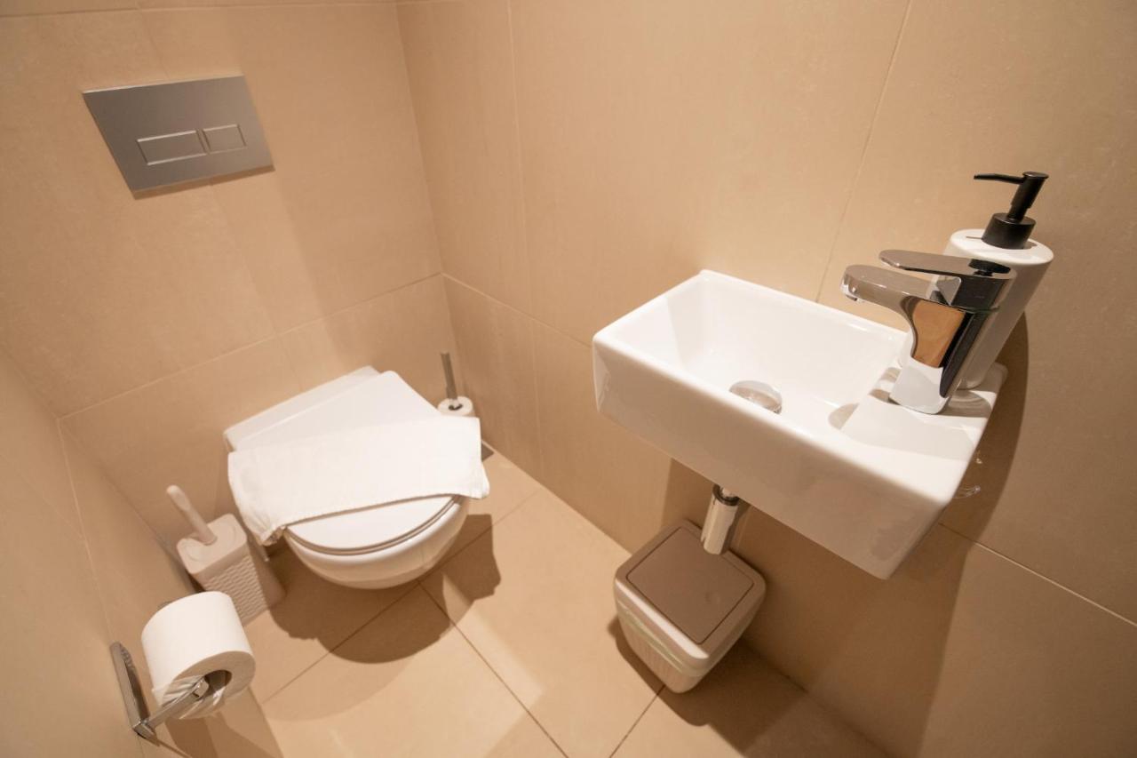 Entire 2 Bed - Free Parking - No. 15 - The Cosy Collection Ltd — photo 7
