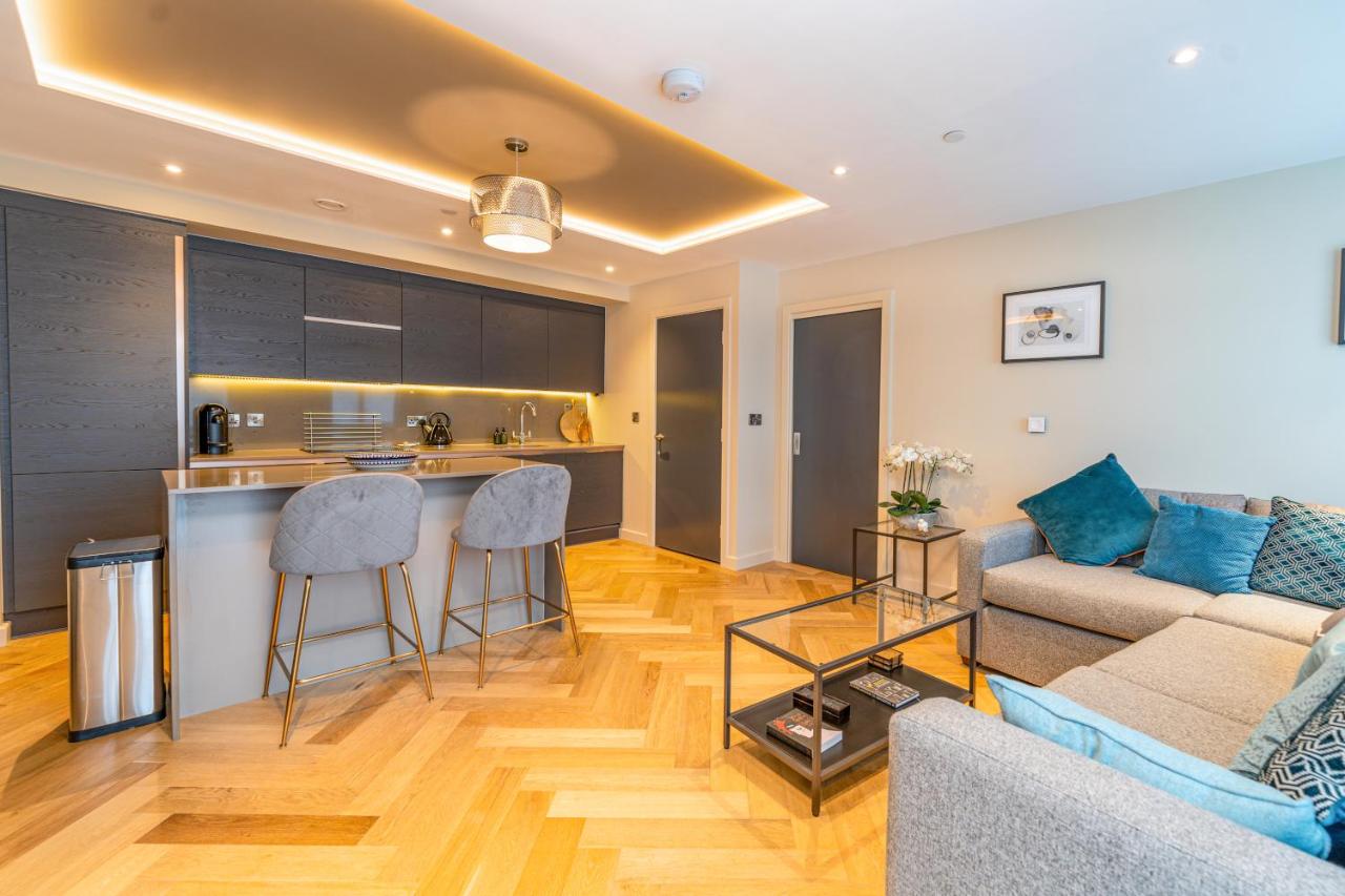 Entire 2 Bed - Free Parking - No. 35 - The Cosy Collection Ltd — photo 2