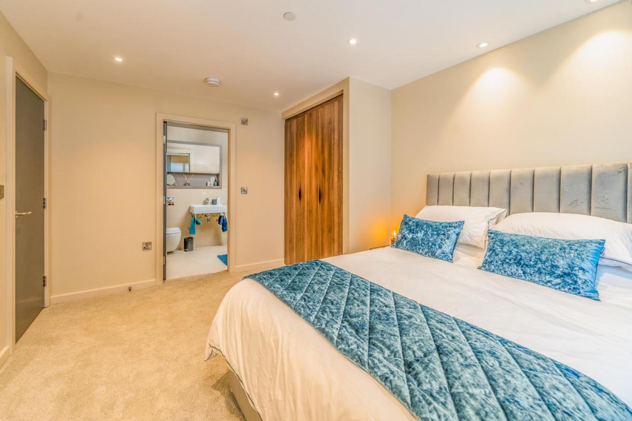 Entire 2 Bed - Free Parking - No. 35 - The Cosy Collection Ltd — photo 3