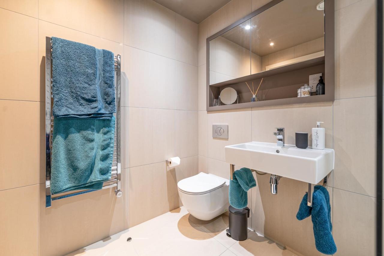 Entire 2 Bed - Free Parking - No. 35 - The Cosy Collection Ltd — photo 7