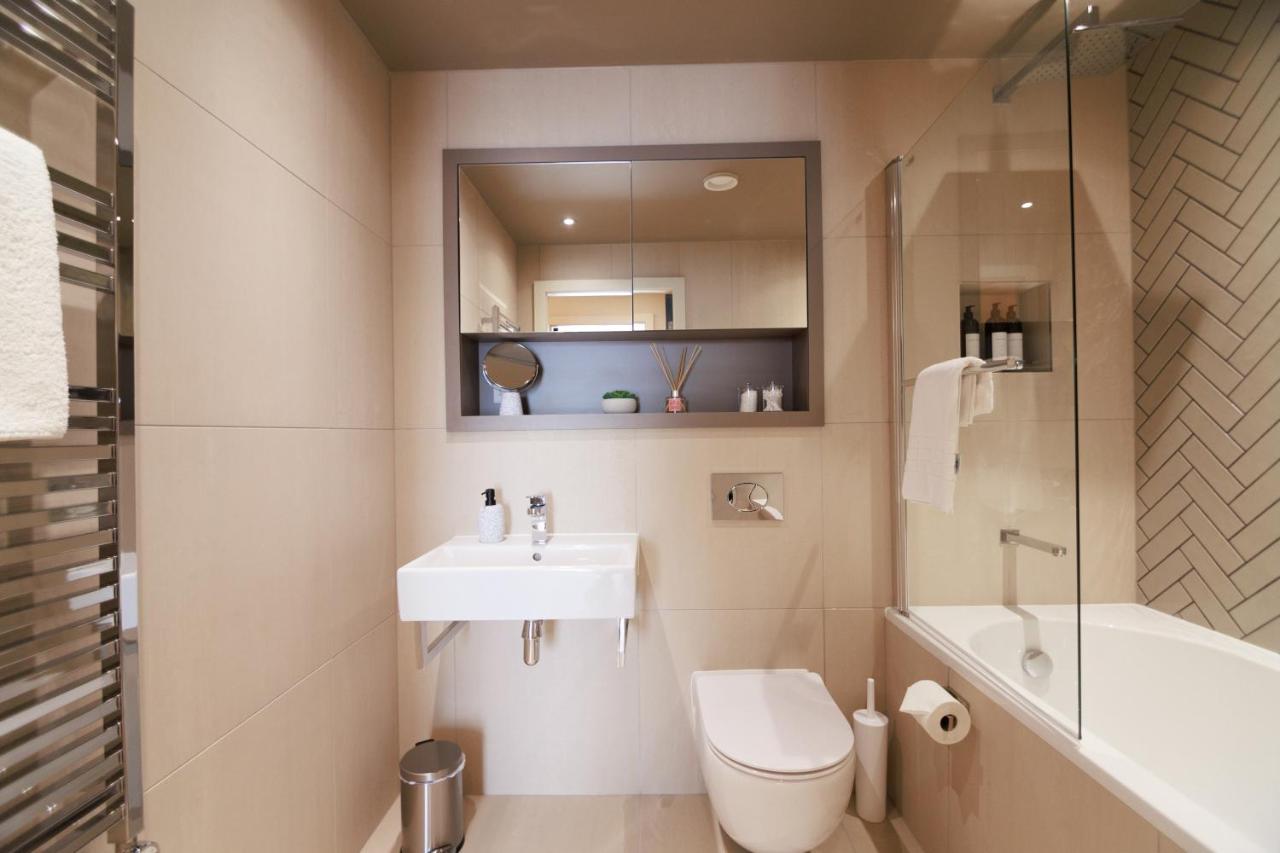 Entire 2 Bed - No. 44 - The Cosy Collection Ltd — photo 6