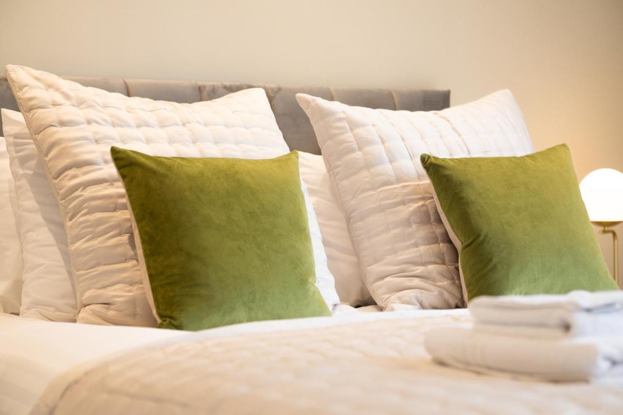 Entire 2 Bed - No. 49 - The Cosy Collection Ltd — photo 6
