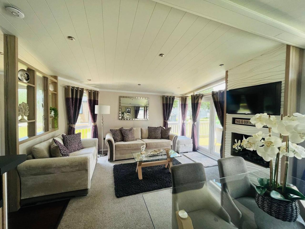 Enzo's Lodge with Hot Tub — photo 6