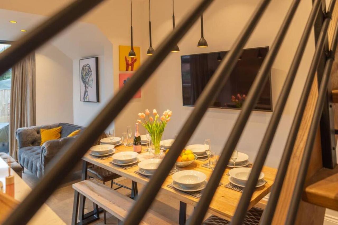 Escape 2 Unwind At The Parade, Accommodates 10 — photo 8