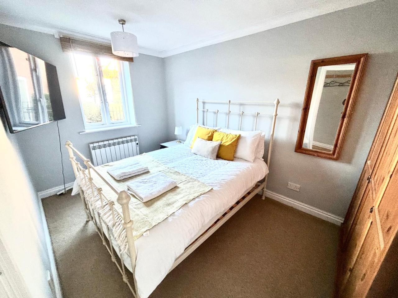 Fab city centre apartment with free parking — photo 2