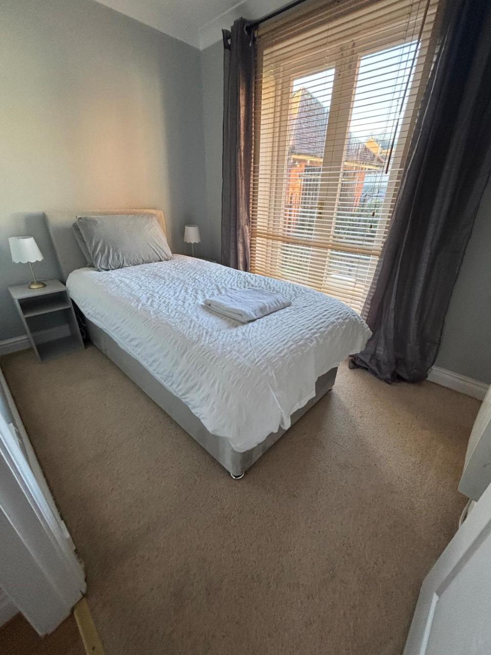 Fab city centre apartment with free parking — photo 8