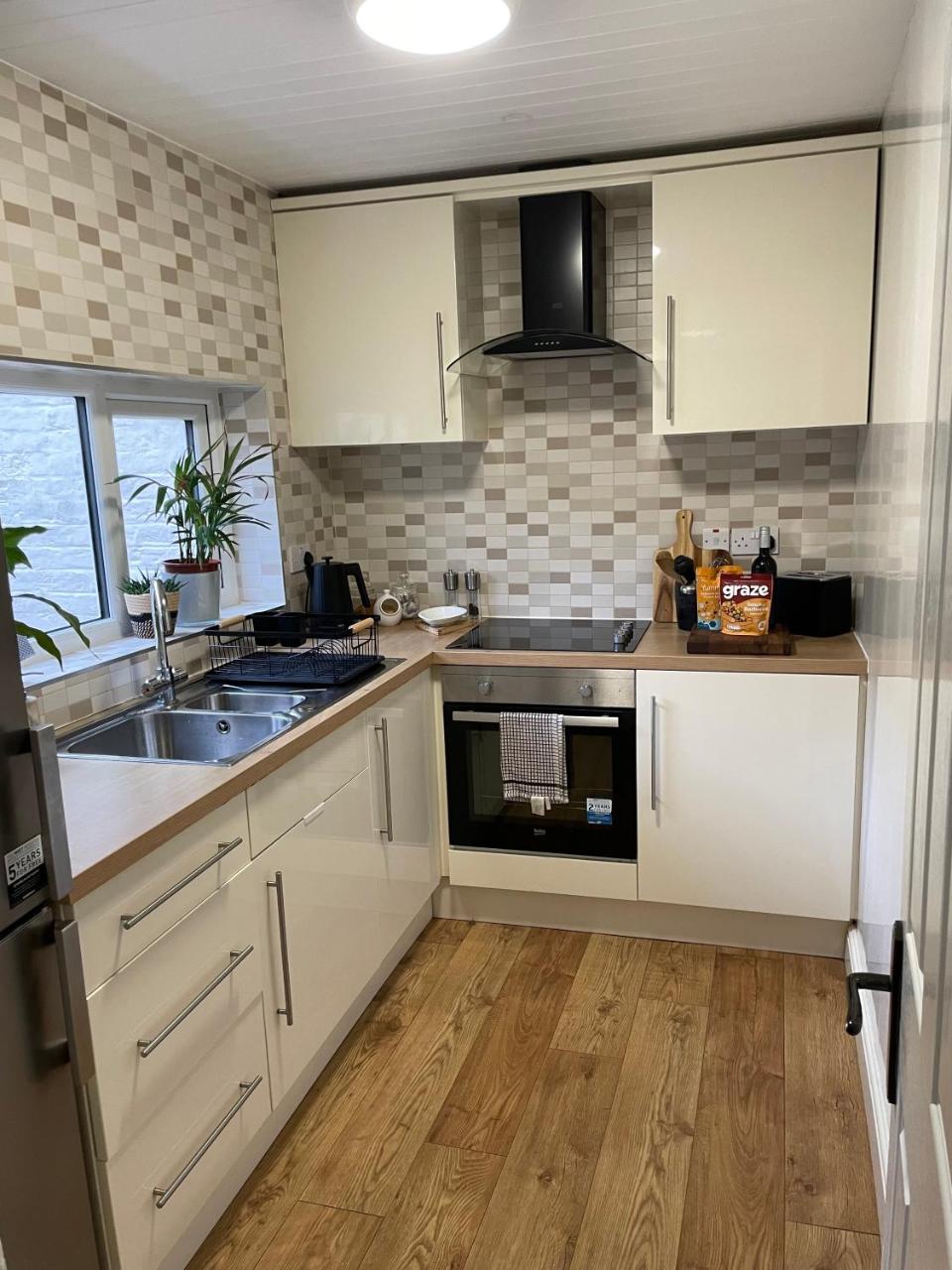Fabulous 2 bed flat — photo 4