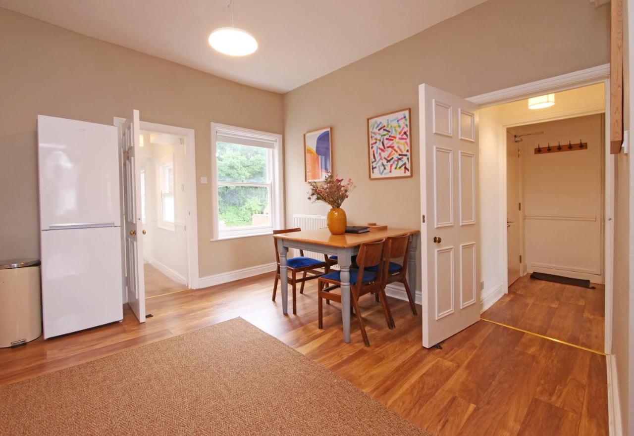 Fifth Quarter Apartment with Free Parking — photo 2