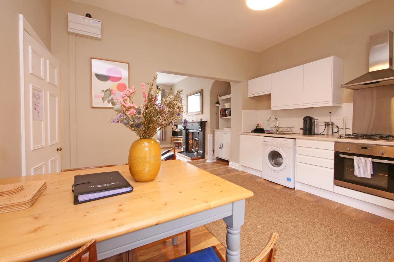 Fifth Quarter Apartment with Free Parking — photo 8