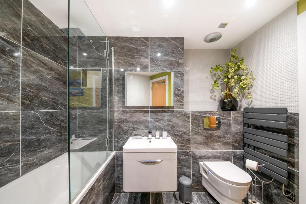 Finest Retreats - The Penthouse at 611 Westgate — photo 3