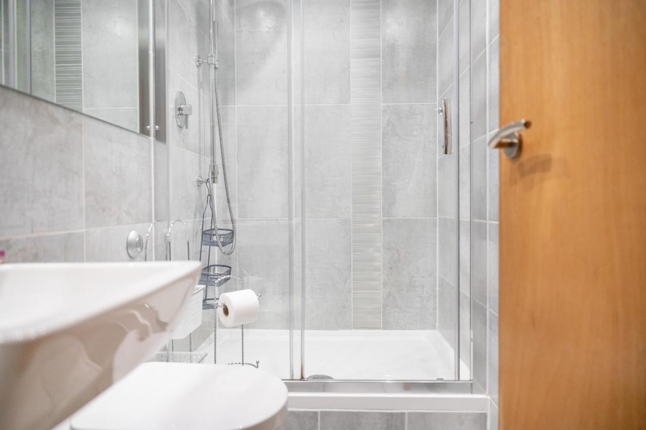 Finest Retreats - The Penthouse at 611 Westgate — photo 7