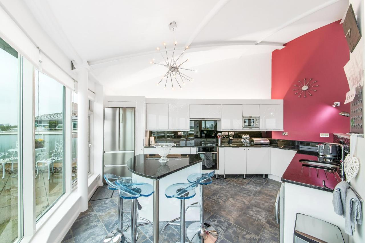 Finest Retreats - The Penthouse at 611 Westgate — photo 8