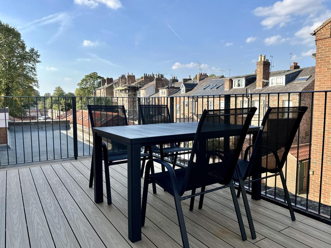Fountain Apartment No 4 with Free Parking, York, Yorkshire