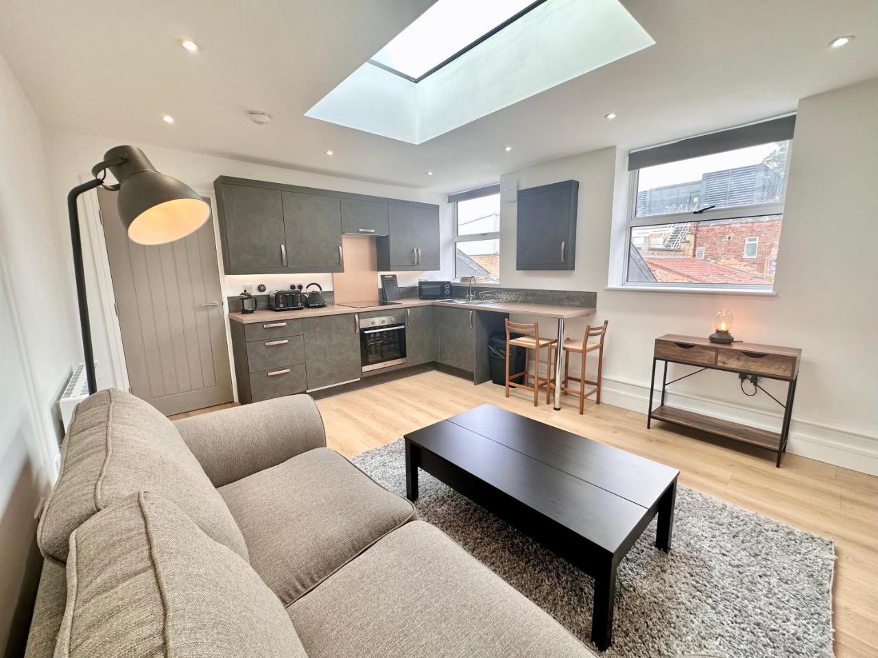 Fountain Apartment No 5 with Free Parking, York, Yorkshire