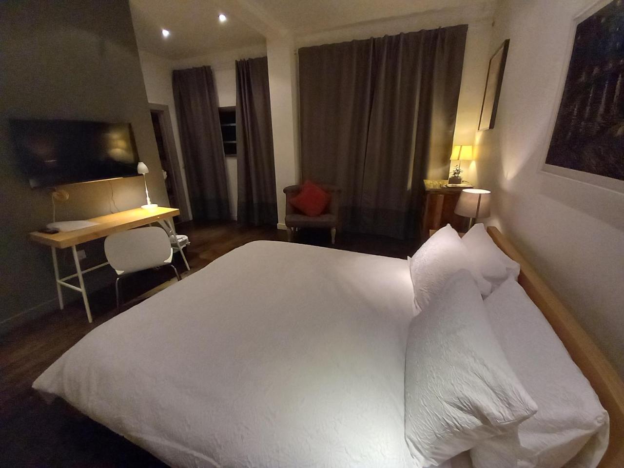 Great room in cool house — photo 3