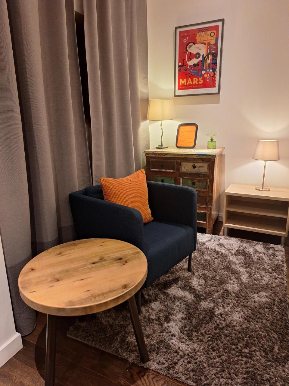 Great room in cool house — photo 8