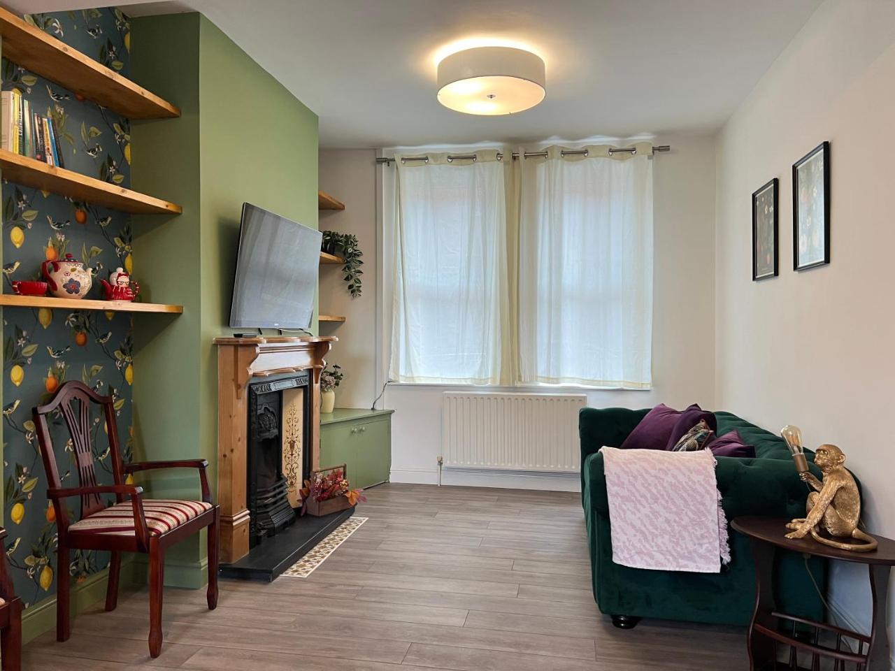Hartoft House, 3 Bed, Near River and City — photo 2