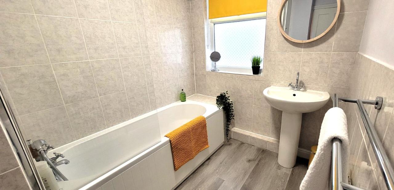Hartoft St - 2 bed near river — photo 8